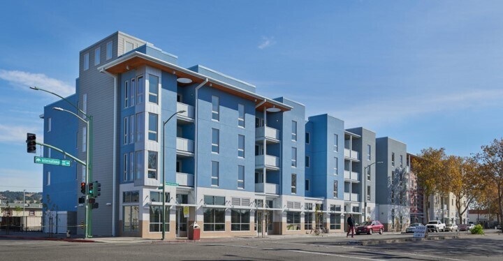 9400 International Blvd, Oakland, CA à louer - Photo de l’immeuble – Image 3 sur 18