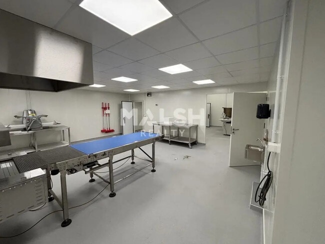 Plus de détails pour Bureau, Local d'activités à louer