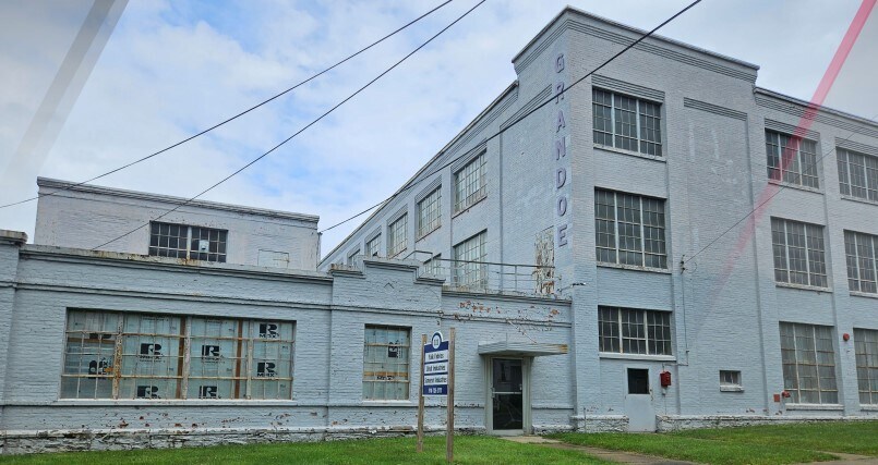 11 Grandoe Ln, Gloversville, NY à vendre - Photo de l’immeuble – Image 2 sur 3