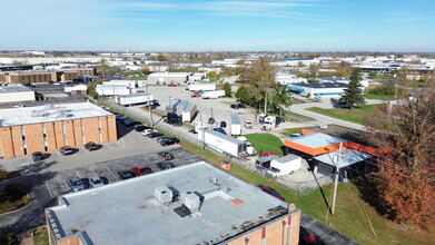 2360 Distributors Dr, Indianapolis, IN à louer Photo de l’immeuble– Image 2 sur 4