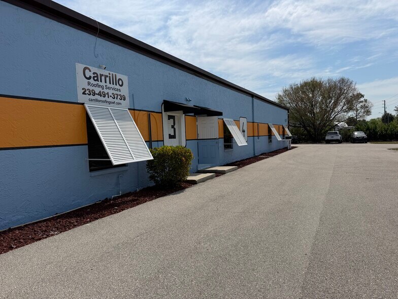 410 Leonard Blvd N, Lehigh Acres, FL à louer - Photo de l’immeuble – Image 2 sur 6