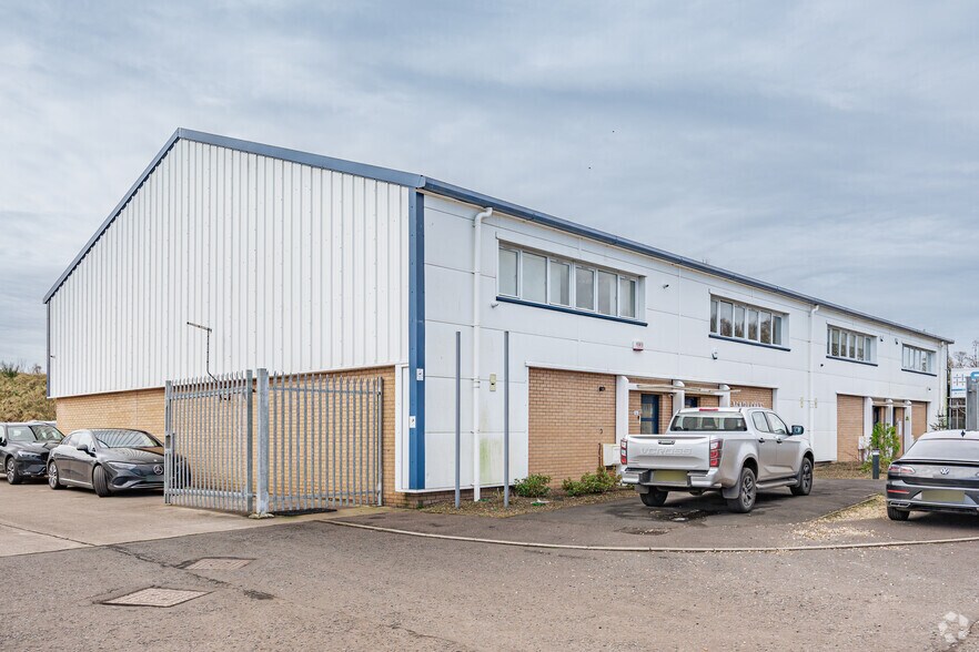 3B Langlands Sq, East Kilbride à louer - Photo de l’immeuble – Image 2 sur 11