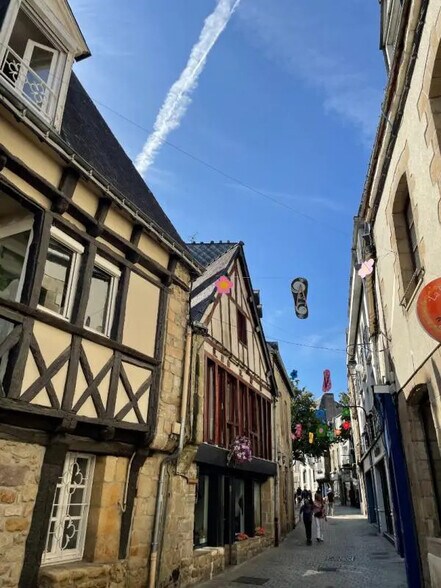 Local commercial dans Auray à louer - Photo de l’immeuble – Image 2 sur 4