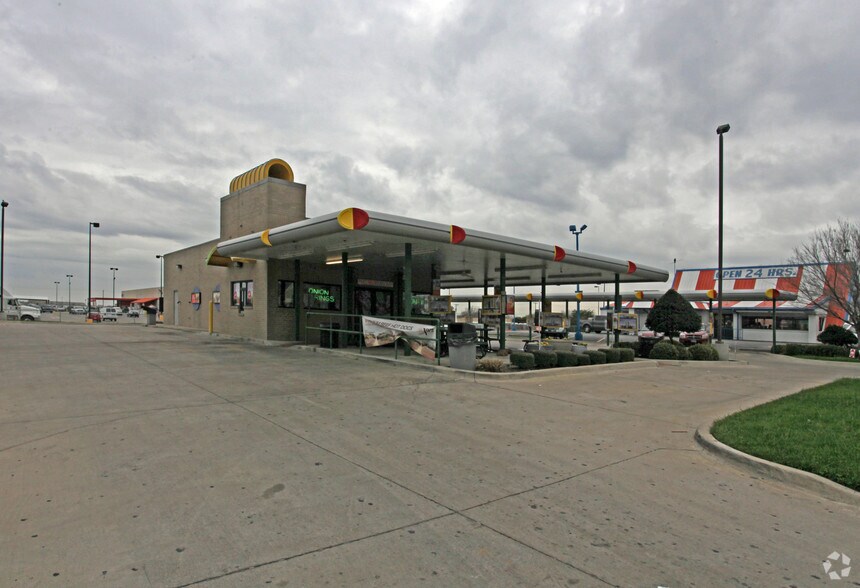 117 Sycamore School Rd, Fort Worth, TX à vendre - Photo de l’immeuble – Image 2 sur 2