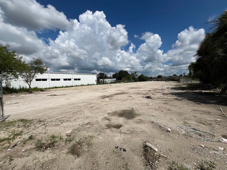 118 5th St, Fort Myers, FL à vendre - Photo de l’immeuble – Image 2 sur 5