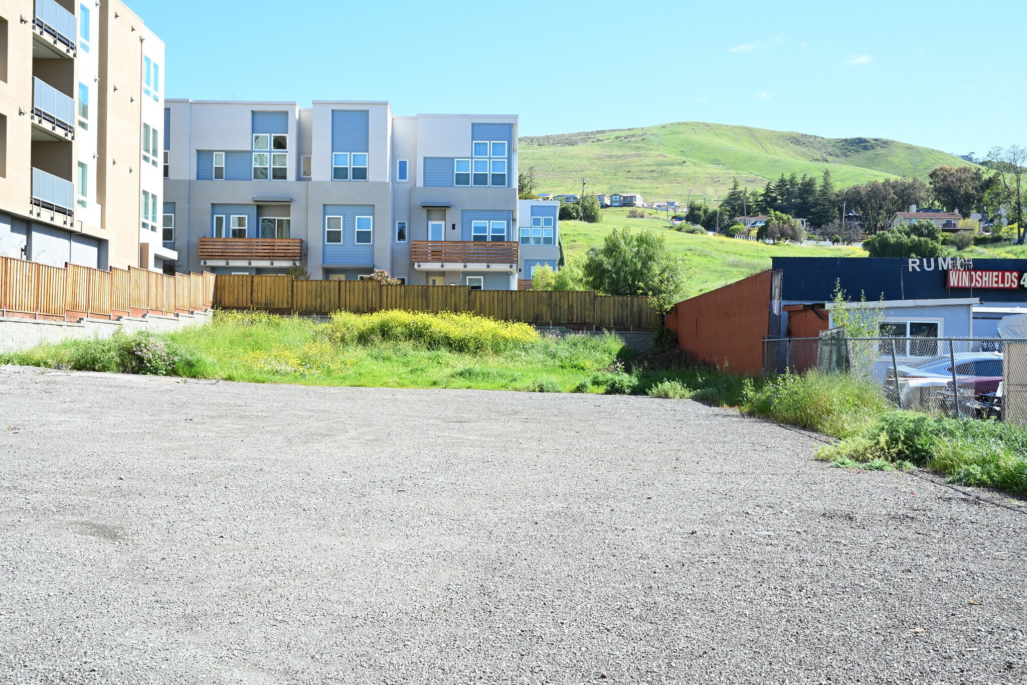 29272 Mission Blvd, Hayward, CA à louer Photo de l’immeuble– Image 1 sur 8
