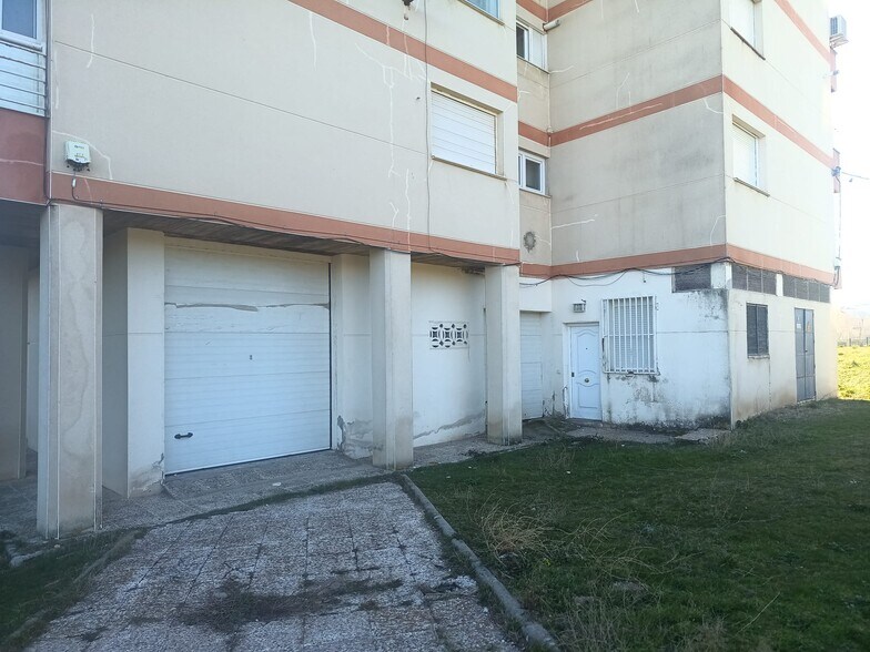Immeuble residentiel dans El Espinar, Segovia à vendre - Photo principale – Image 1 sur 1