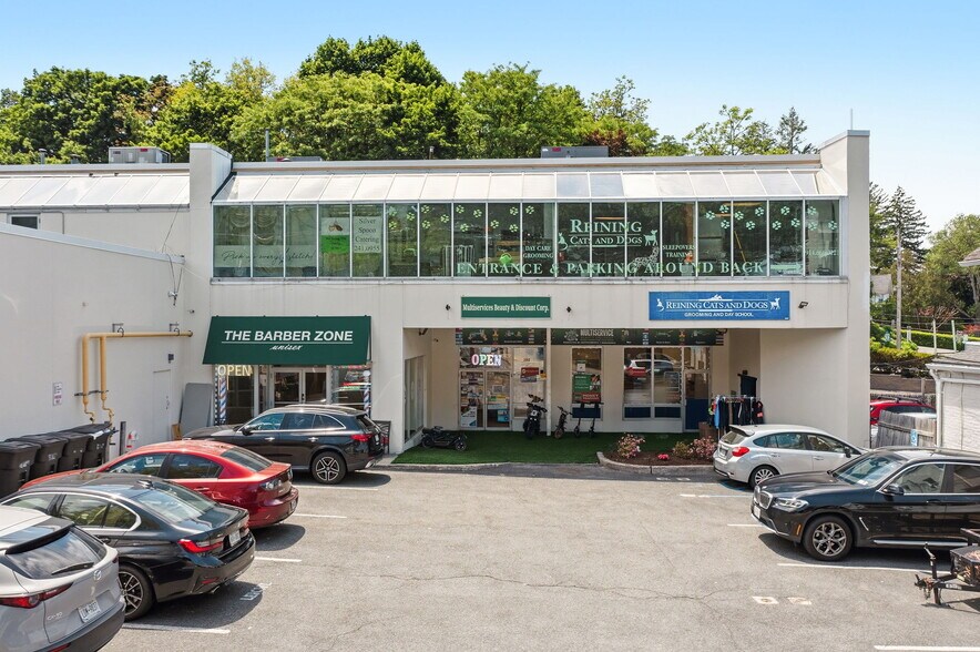 200 E Main St, Mount Kisco, NY à vendre - Photo de l’immeuble – Image 3 sur 17