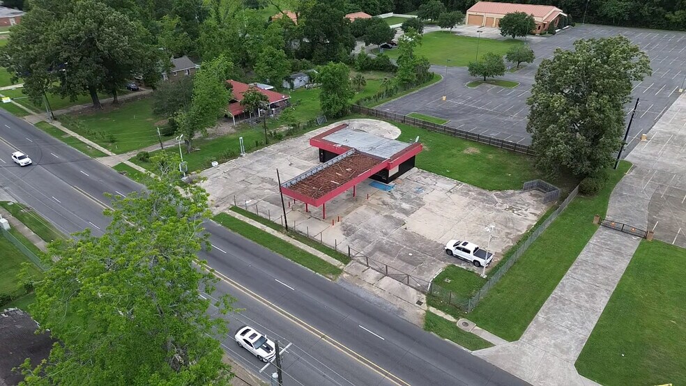 6435 Winbourne Ave, Baton Rouge, LA à louer - Photo de l’immeuble – Image 2 sur 4