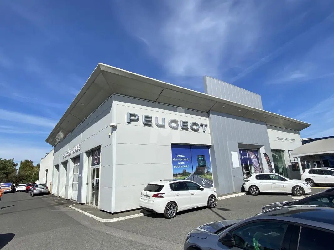 Local commercial dans Corbeil-Essonnes à louer Photo de l’immeuble– Image 1 sur 10