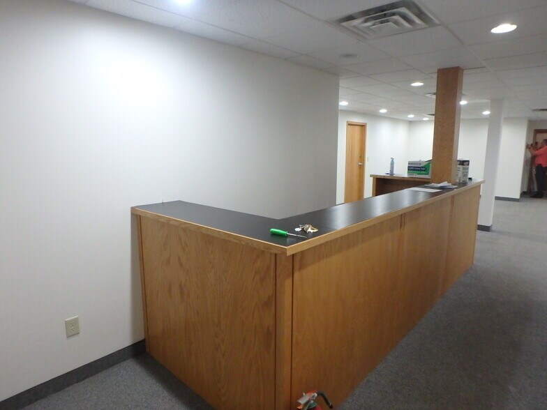112 E 5th St, Chaska, MN à louer - Photo intérieure – Image 3 sur 8