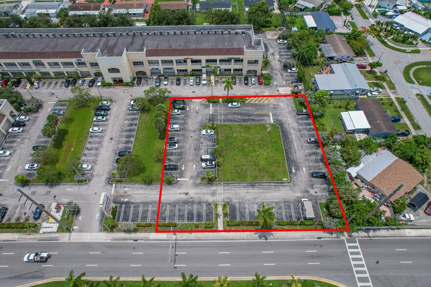 4880-4898 NW 183rd - Outparcel st, Miami Gardens, FL à louer - Photo de l’immeuble – Image 2 sur 13