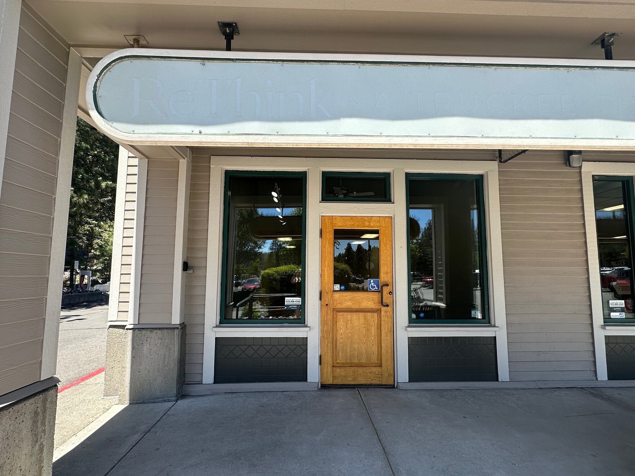 11290 Donner Pass Rd, Truckee, CA à louer Photo de l’immeuble– Image 1 sur 3