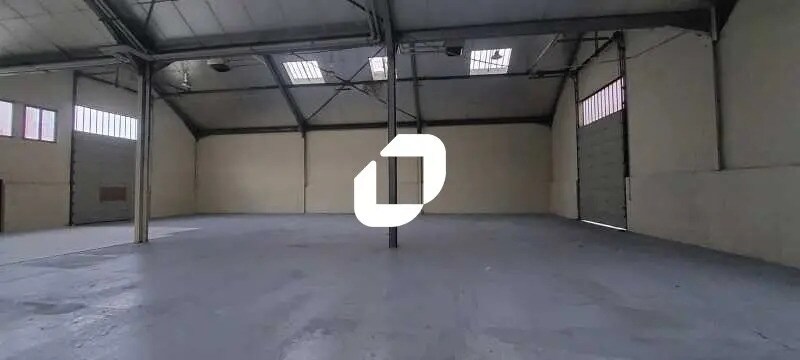 Local d’activités dans Aubervilliers à louer - Photo de l’immeuble – Image 1 sur 9