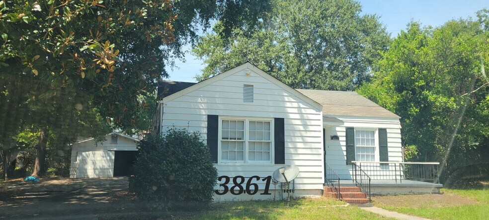 21 Unit SFR Portfolio in Macon, GA portefeuille de 21 biens à vendre sur LoopNet.fr - Photo principale – Image 1 sur 7