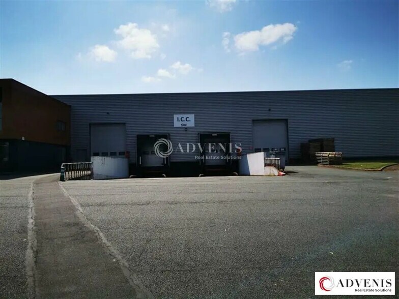 Industriel/Logistique dans Sainghin-en-Mélantois à louer - Photo de l’immeuble – Image 1 sur 7