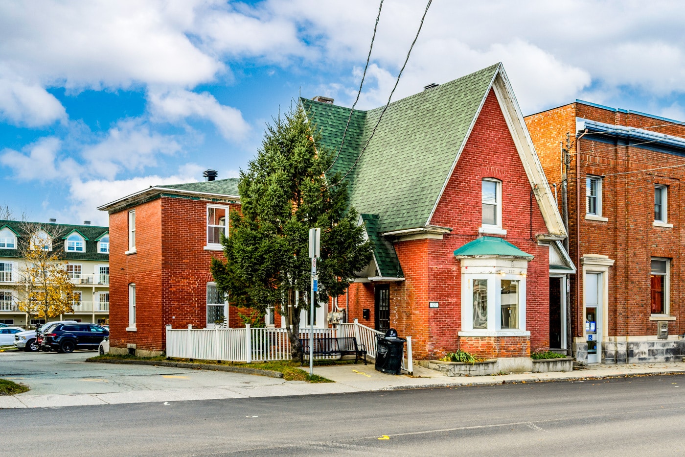 127 Rue Queen, Sherbrooke, QC à vendre Photo de l’immeuble– Image 1 sur 44