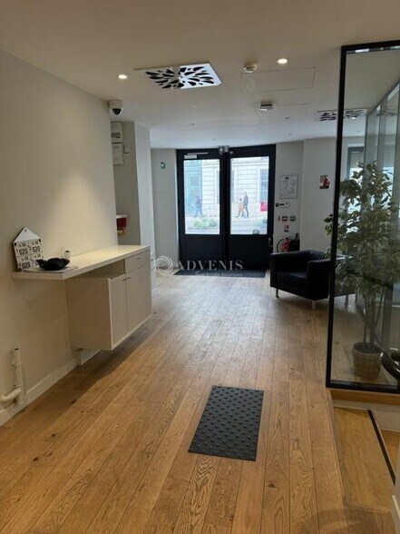 Local commercial dans Orléans à vendre - Photo de l’immeuble – Image 2 sur 10