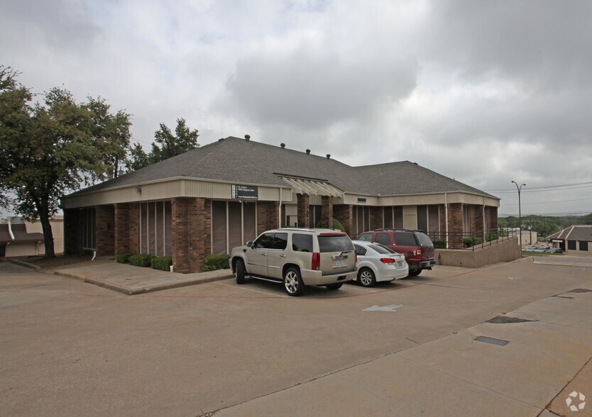 5616 SW Green Oaks Blvd, Arlington, TX à vendre - Photo de l’immeuble – Image 3 sur 3