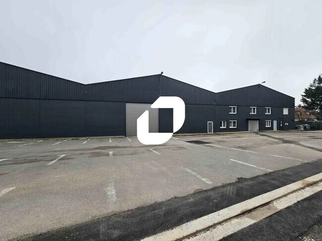 Plus de détails pour Bureau, Local d'activités à louer