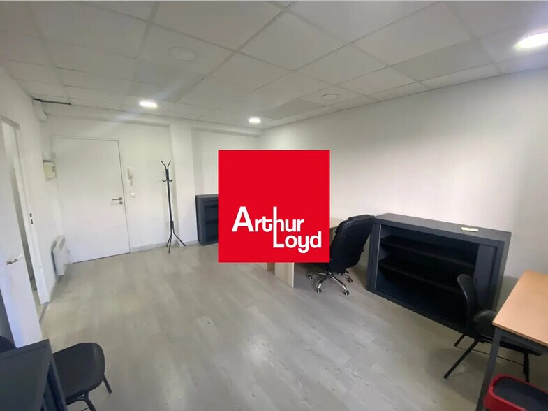 Bureau dans Marseille à louer - Photo de l’immeuble – Image 1 sur 4