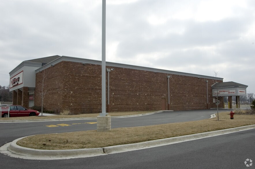350 E North Ave, Lombard, IL à louer - Photo de l’immeuble – Image 3 sur 3