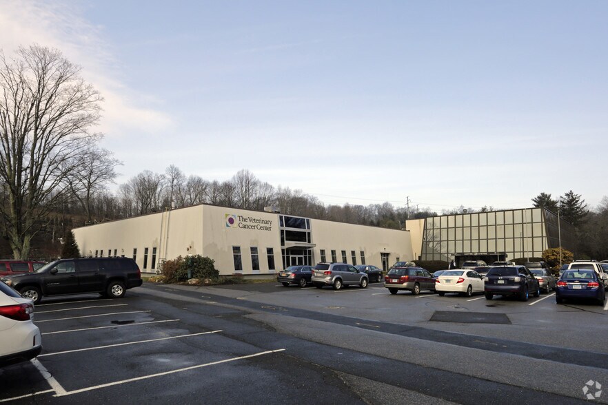 129 Glover Ave, Norwalk, CT à louer - Photo de l’immeuble – Image 1 sur 2