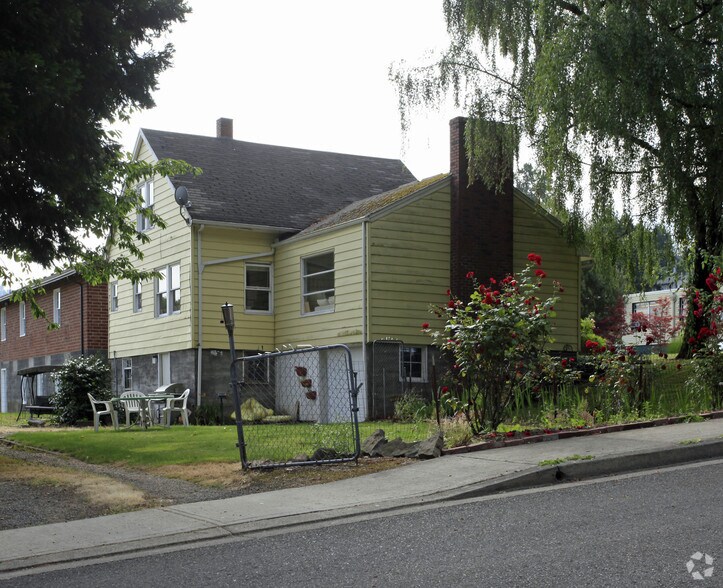 133 SW 2nd St, Troutdale, OR à louer - Photo de l’immeuble – Image 2 sur 5