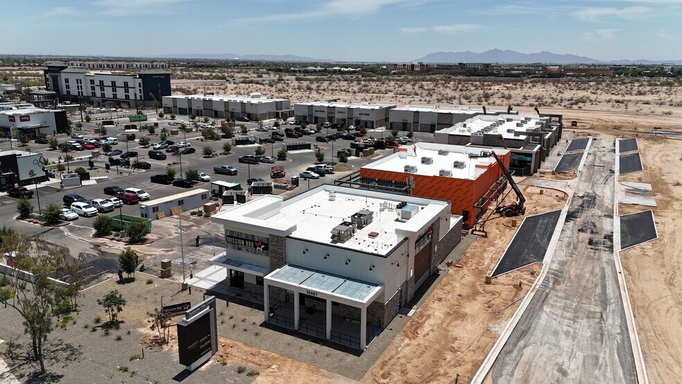 SEC of W Bell Rd & N Bullard Ave, Surprise, AZ à louer - Photo de l’immeuble – Image 1 sur 8