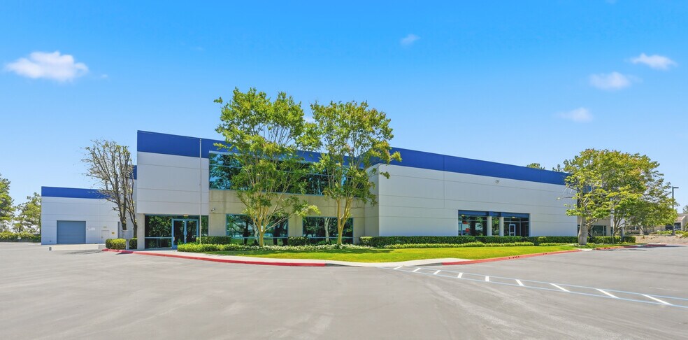 12375 World Trade Dr, San Diego, CA à louer - Photo de l’immeuble – Image 2 sur 5