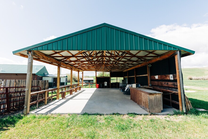 11532 Hwy 541, Hobson, MT à vendre - Photo de l’immeuble – Image 3 sur 15