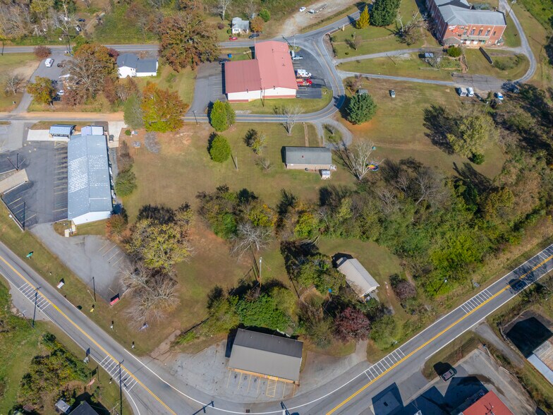 Intersection of NC 9 & 108 hwy, Mill Spring, NC à vendre - Photo de l’immeuble – Image 2 sur 38