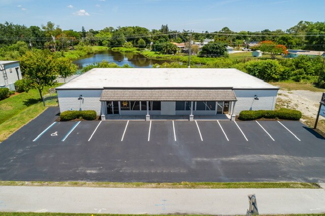 12538 Palm Beach Blvd, Fort Myers, FL à vendre Photo de l’immeuble– Image 1 sur 26