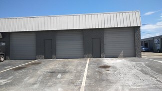 Plus de détails pour 1700 Latham Rd, West Palm Beach, FL - Local d'activités, Industriel/Logistique à louer