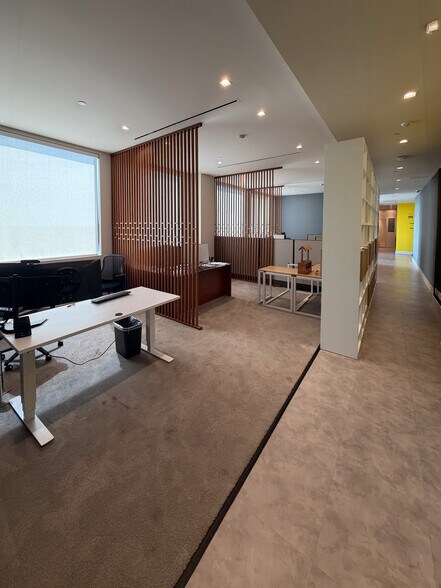 2361 Nostrand Ave, Brooklyn, NY à louer - Photo de l’immeuble – Image 3 sur 16