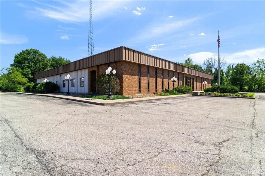 903 Morton st, Oakland City, IN à vendre - Photo de l’immeuble – Image 2 sur 18