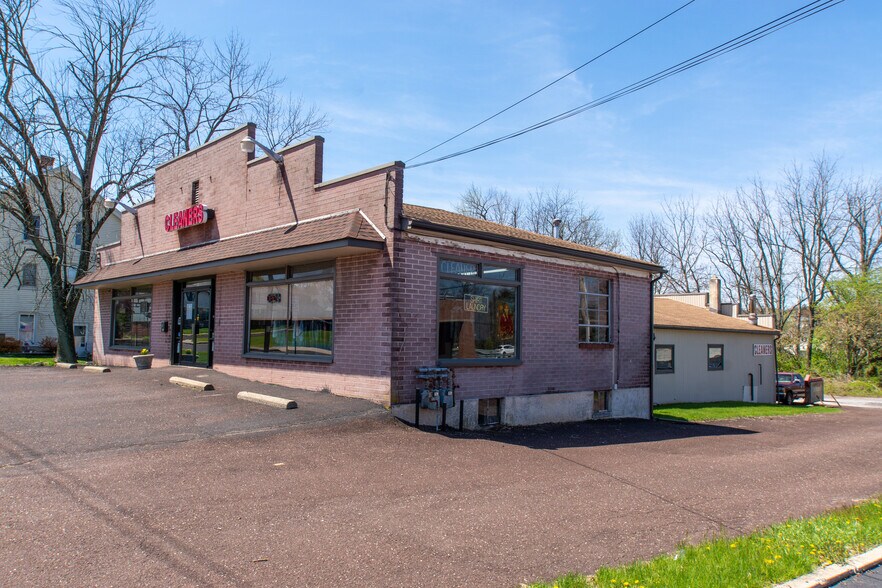25 W Park Ave, Sellersville, PA à vendre - Photo de l’immeuble – Image 3 sur 9