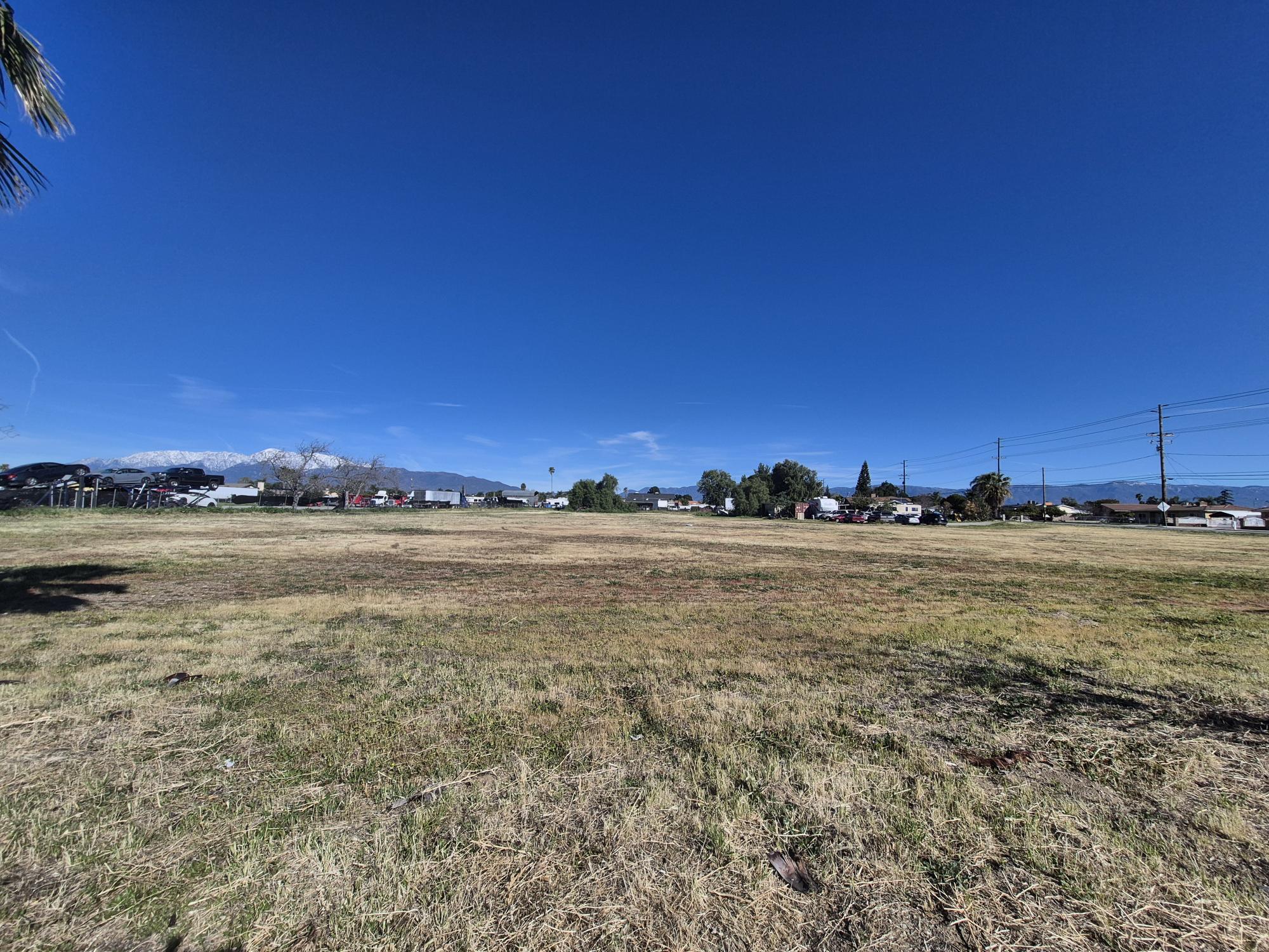 18490 Santa Ana Ave, Bloomington, CA à vendre Photo principale– Image 1 sur 5