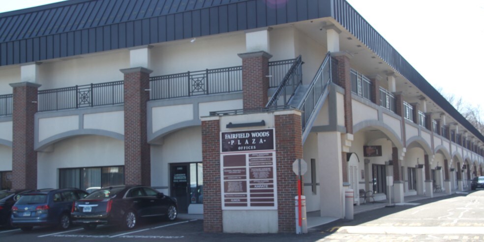 2317-2397 Black Rock Tpke, Fairfield, CT à louer - Photo de l’immeuble – Image 2 sur 2