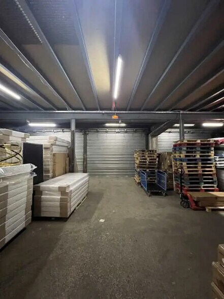 Bureau dans Sarcelles à louer - Photo de l’immeuble – Image 2 sur 6