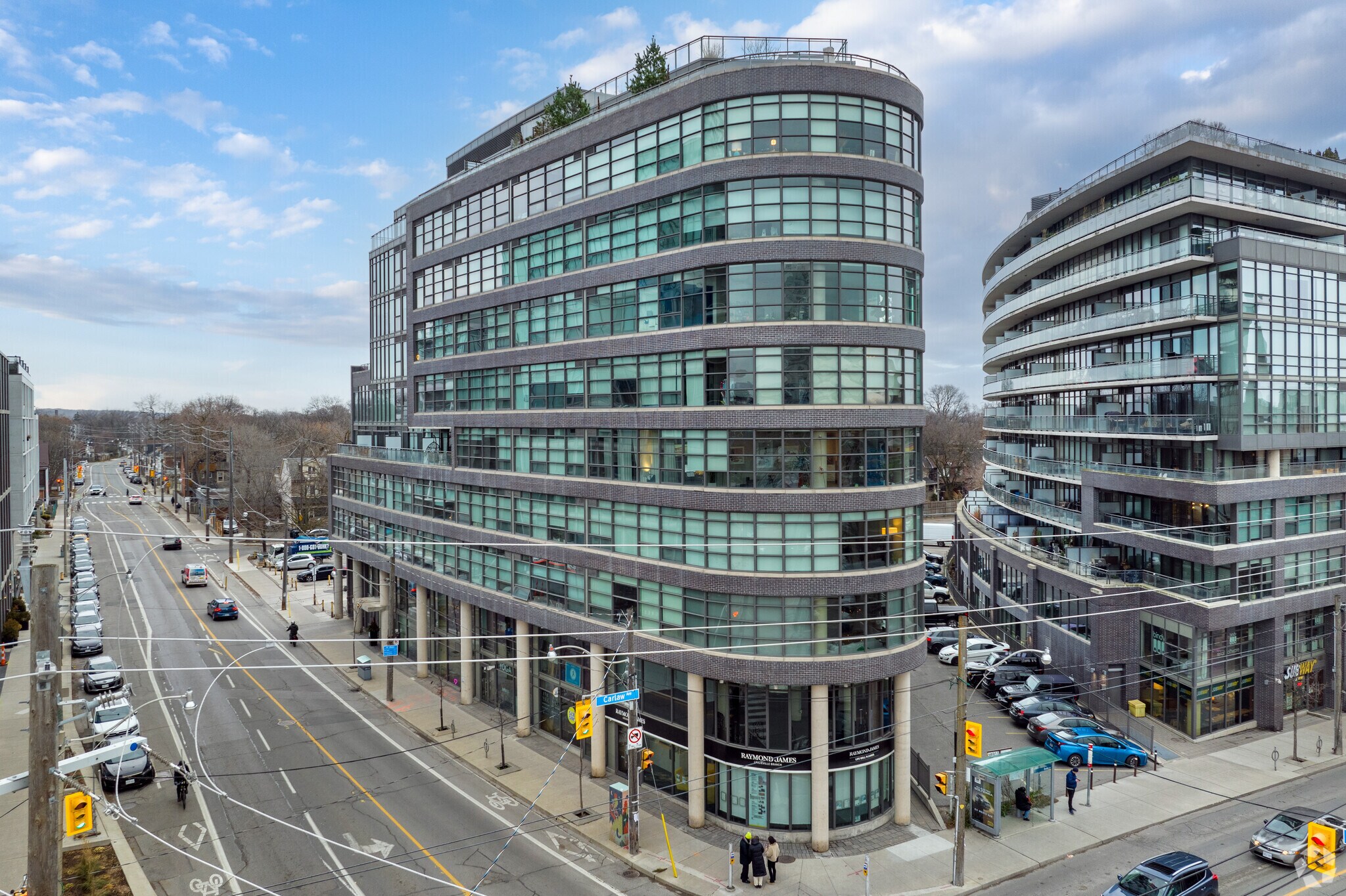 1201 Dundas St E, Toronto, ON à vendre Photo principale– Image 1 sur 12