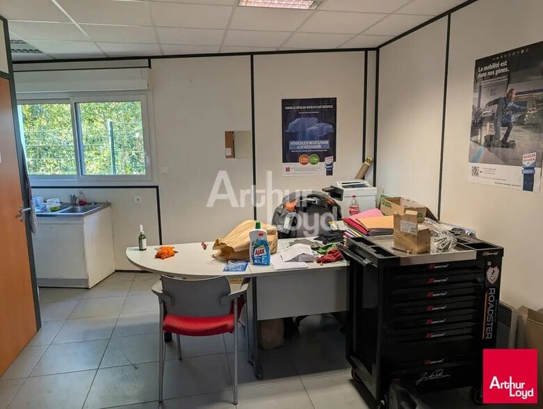Local d’activités dans Le Rheu à louer - Photo intérieure – Image 3 sur 5