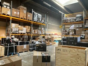 Local d’activités dans Vitrolles à louer Photo intérieure– Image 2 sur 6