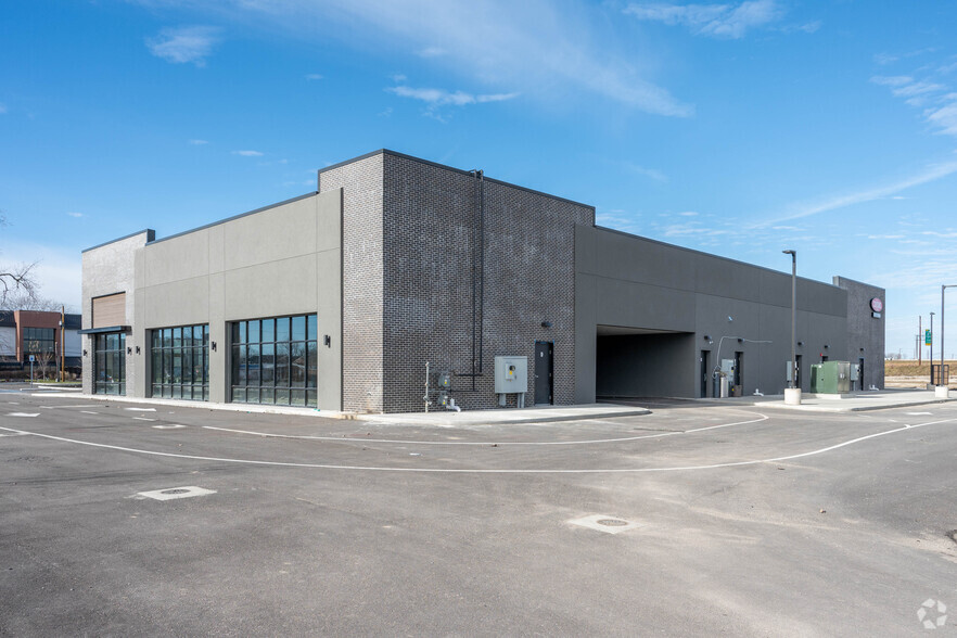 9235 Michigan Rd, Indianapolis, IN à louer - Photo de l’immeuble – Image 3 sur 18