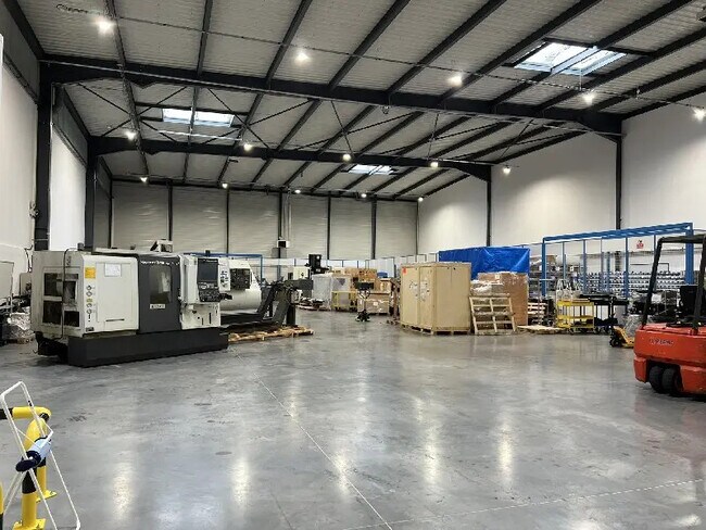 Plus de détails pour Bureau, Local d'activités à louer