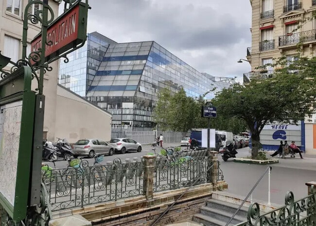 Plus de détails pour Local commercial à louer