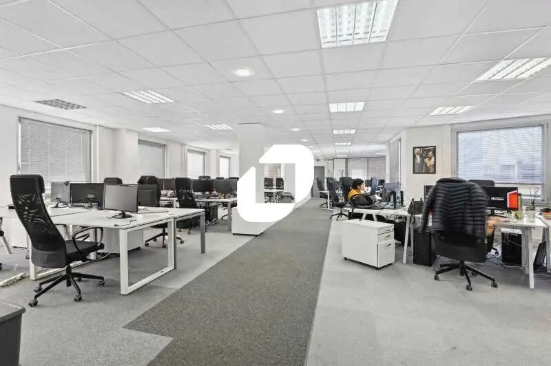Bureau dans Levallois-Perret à louer - Photo de l’immeuble – Image 3 sur 18