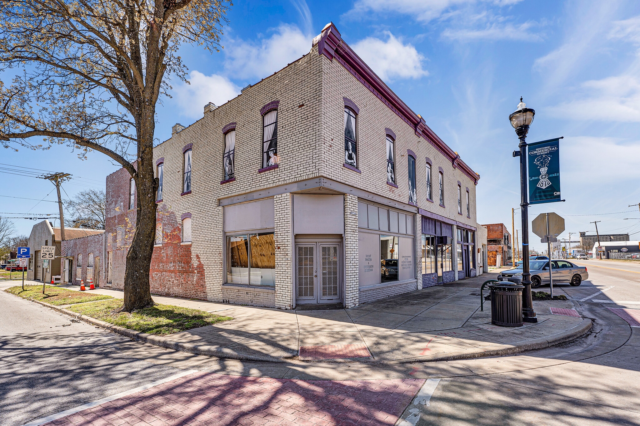 500 W Commercial St, Springfield, MO à vendre Photo principale– Image 1 sur 38