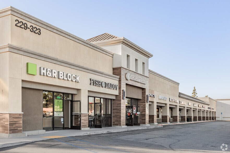 229-333 N Euclid St, Fullerton, CA à louer - Photo de l’immeuble – Image 2 sur 10