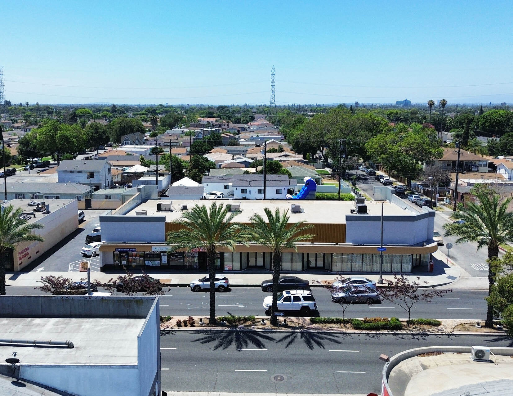4460 Firestone Blvd, South Gate, CA à vendre Photo de l’immeuble– Image 1 sur 8